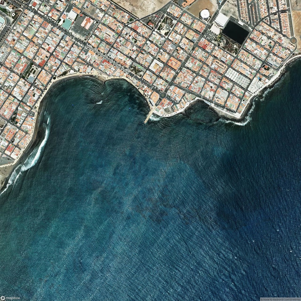 Arinaga surf break