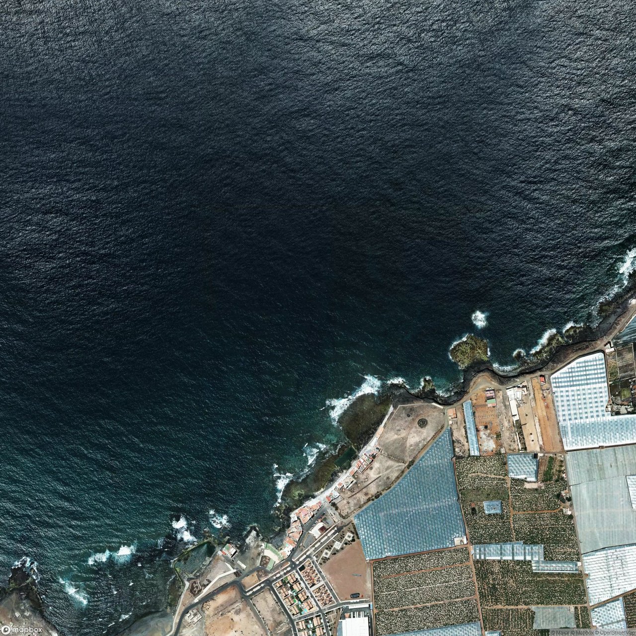 El Agujero surf break
