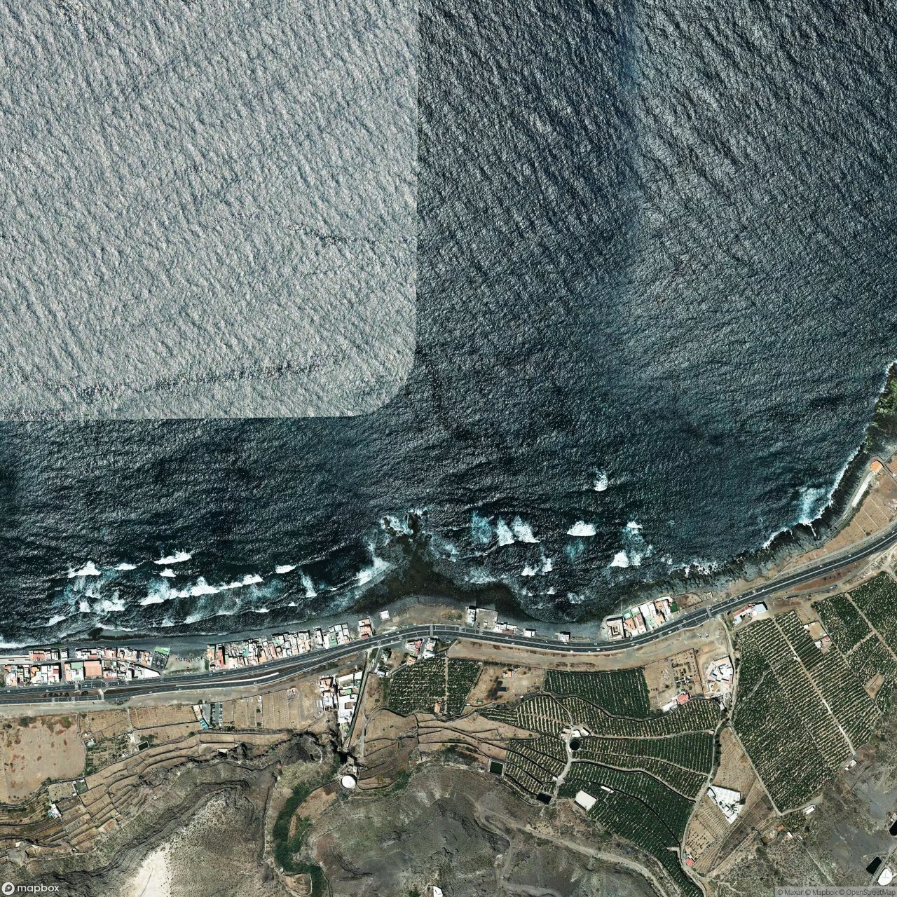 El Comedor surf break
