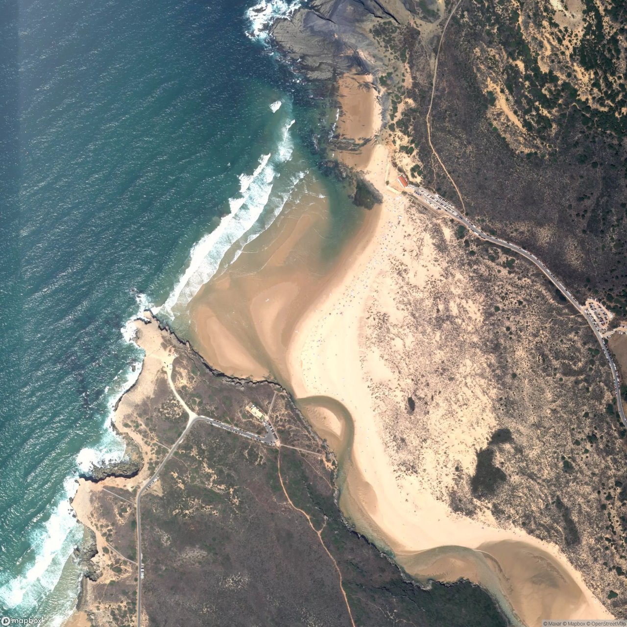 Praia do Amoreira surf break