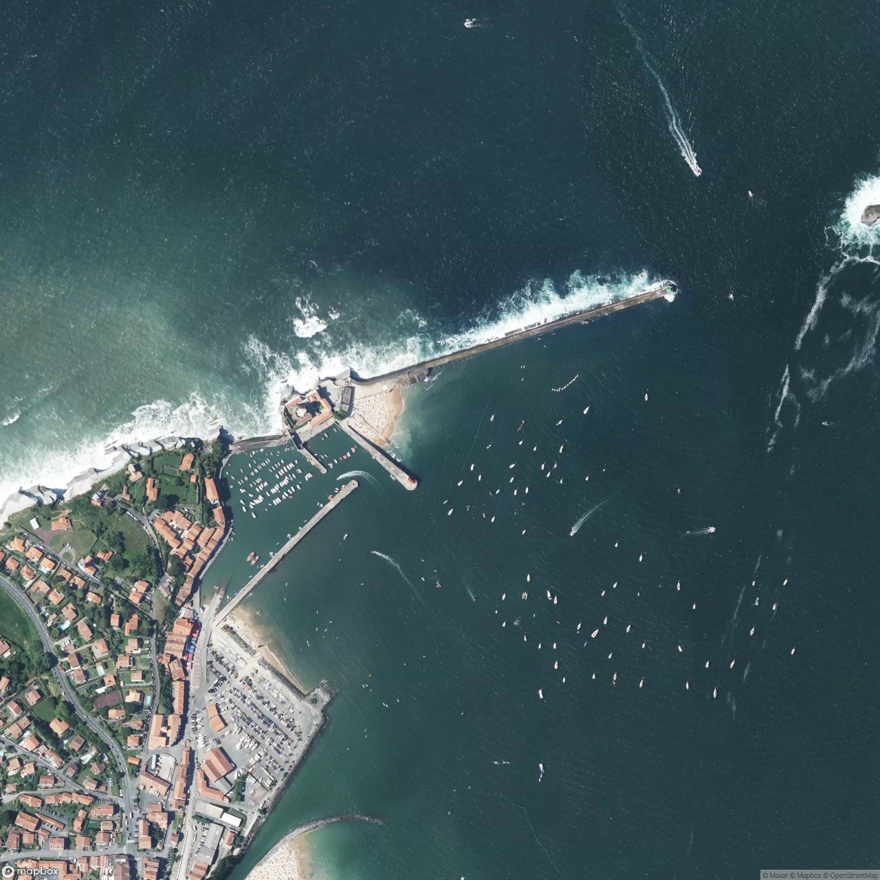 Plage de Socoa surf break