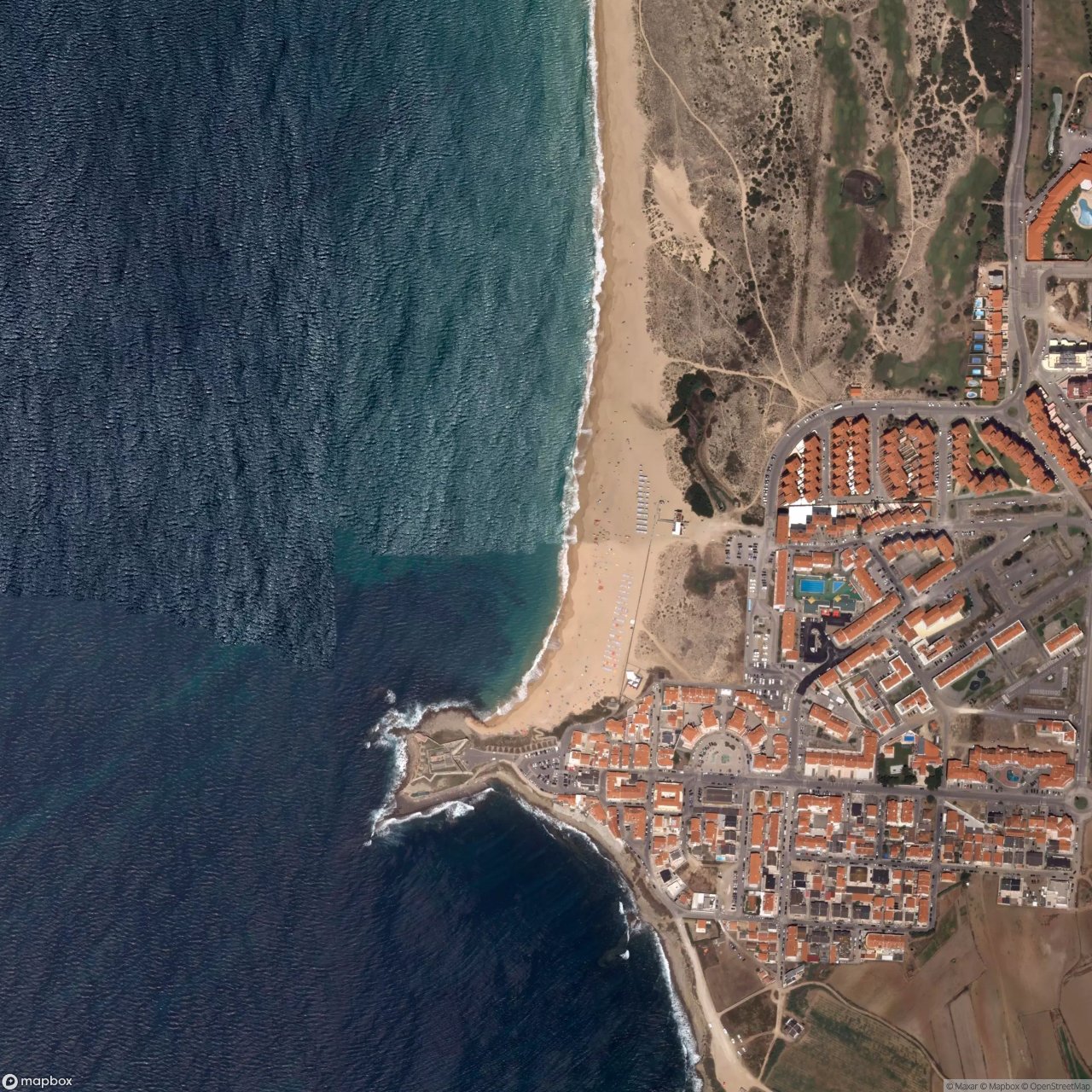 Praia da Consolaçao surf break