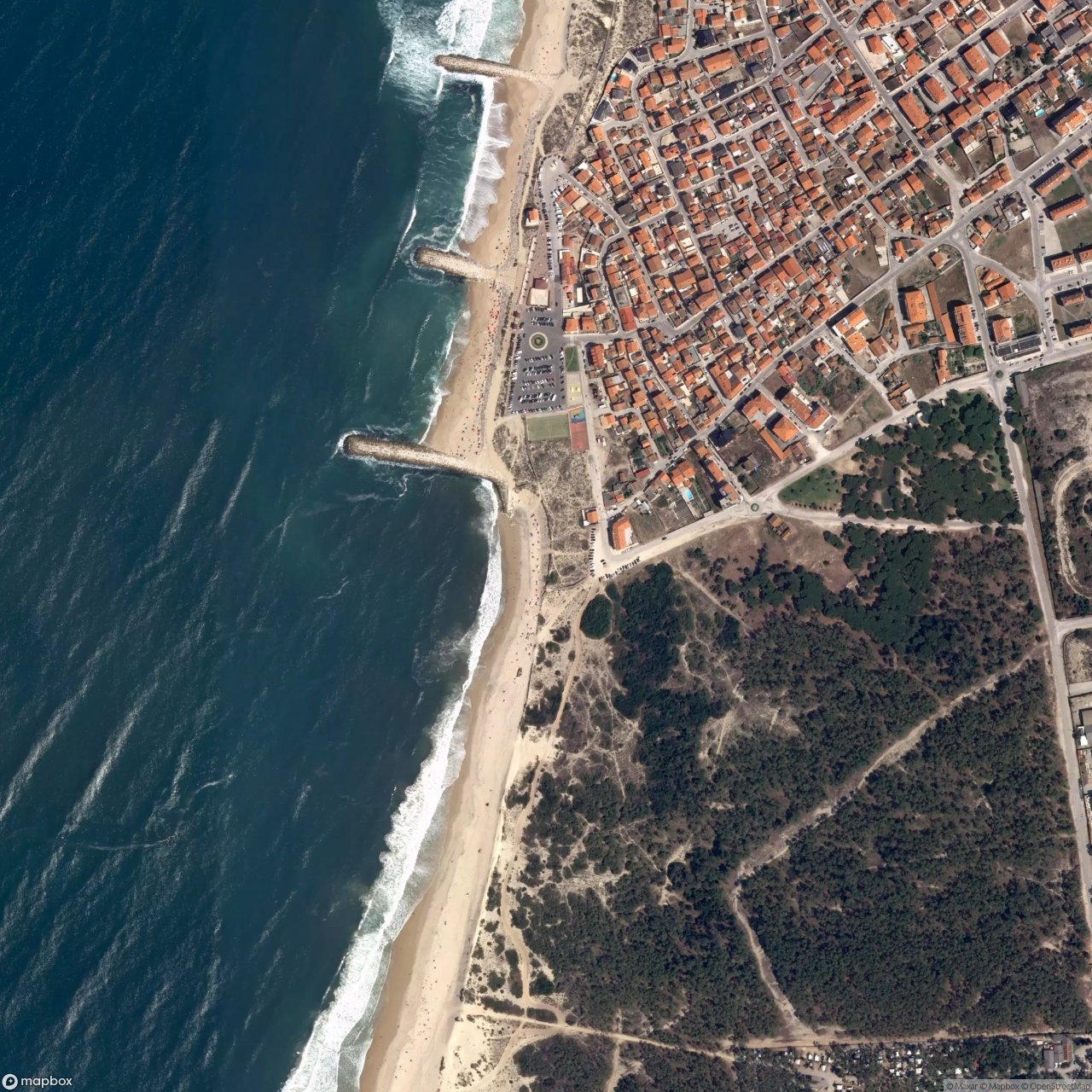Praia da Galé surf break